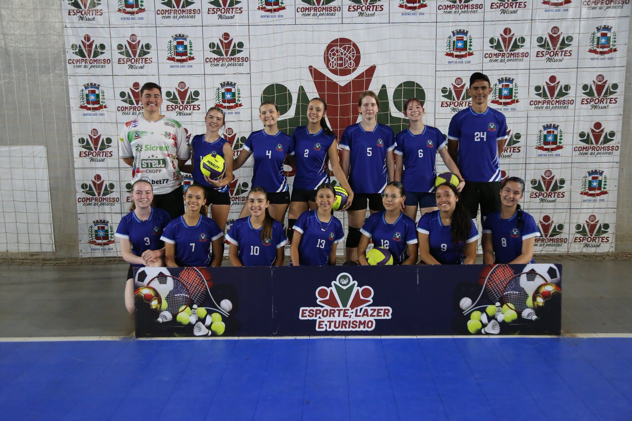 Vôlei Feminino começa com partidas equilibradas e grande público