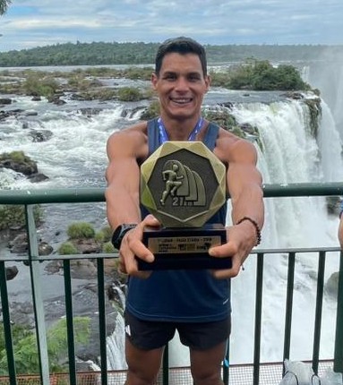WAGNER FURTADO CONQUISTA O PRIMEIRO LUGAR NA MEIA MARATONA DAS CATARATAS