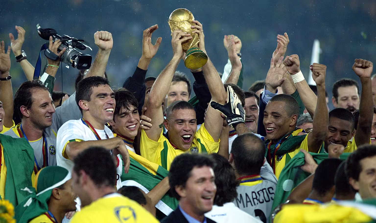 Há 24 anos, Brasil conquistava o pentacampeonato mundial e entrava para a história do futebol