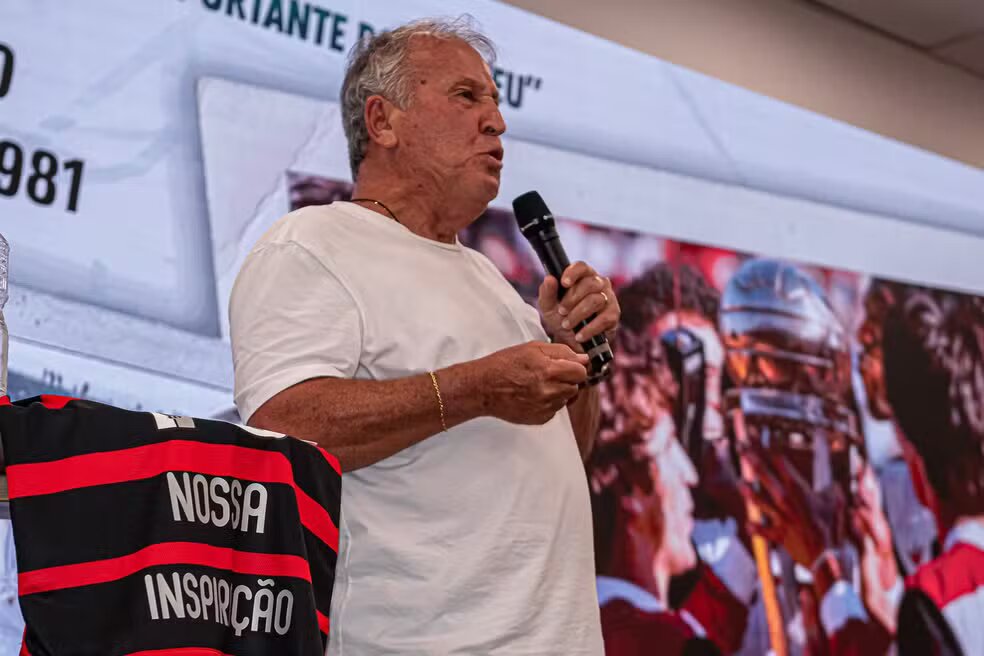 Zico defende redução de estrangeiros no futebol brasileiro: "Grande problema"
