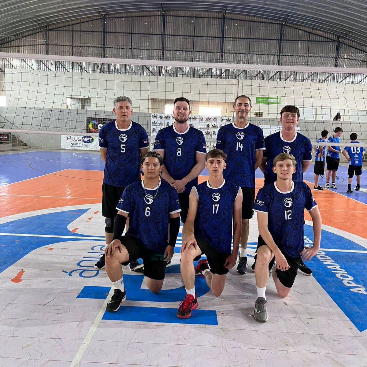 Perebas vence a terceira no Voleibol masculino em Missal e se isola na liderança