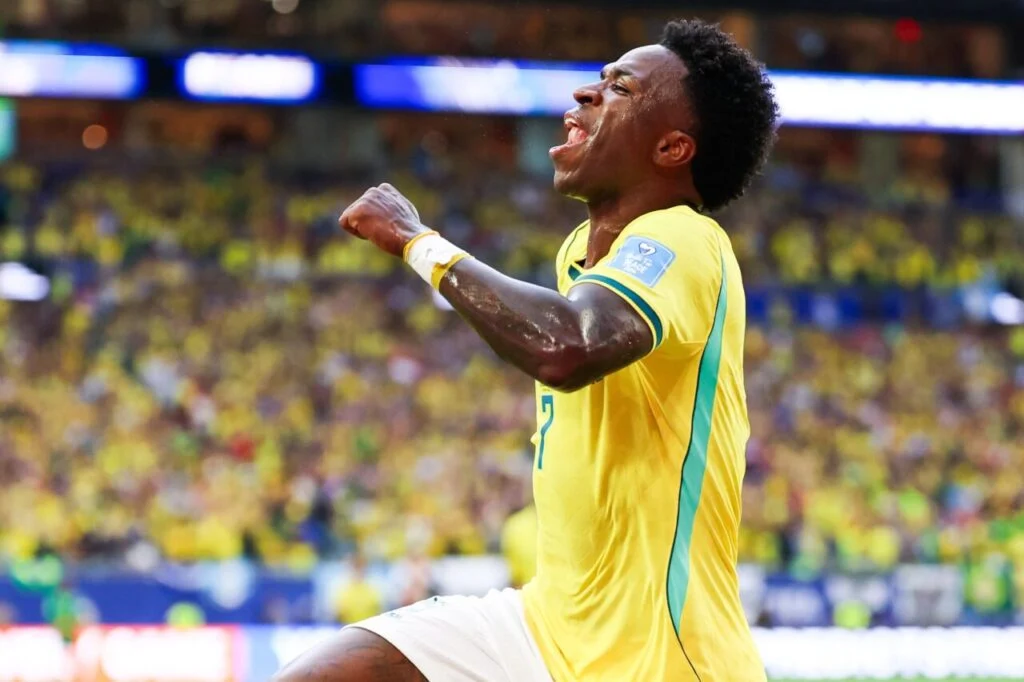 Brasil vence a Escócia por 3 a 0 com show de Vini Jr. e termina fase de grupos na liderança do seu grupo