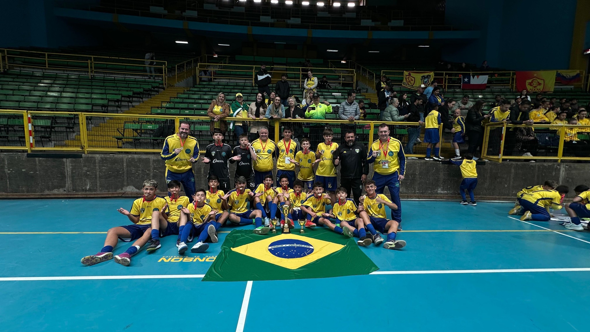 Atletas de Medianeira representam o Brasil na Copa Internacional de Futebol de Salão FIFUSA