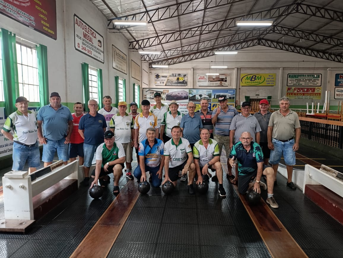 Idosos disputam rei do Bolão em Missal