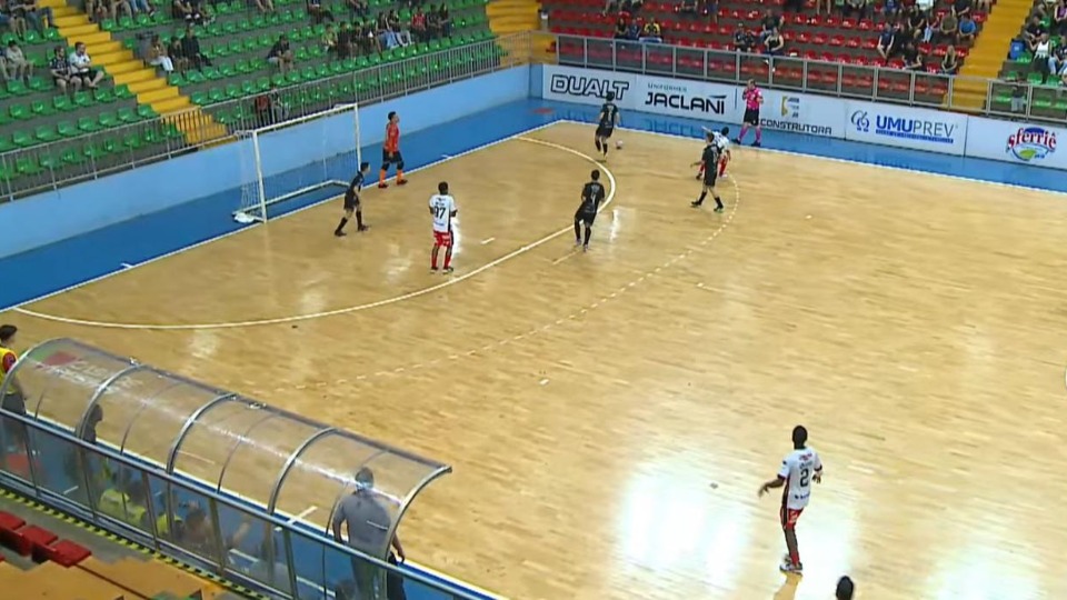 Esporte Futuro vence Guarapuava duas vezes e vai pegar o Umuarama nas quartas da Série Ouro
