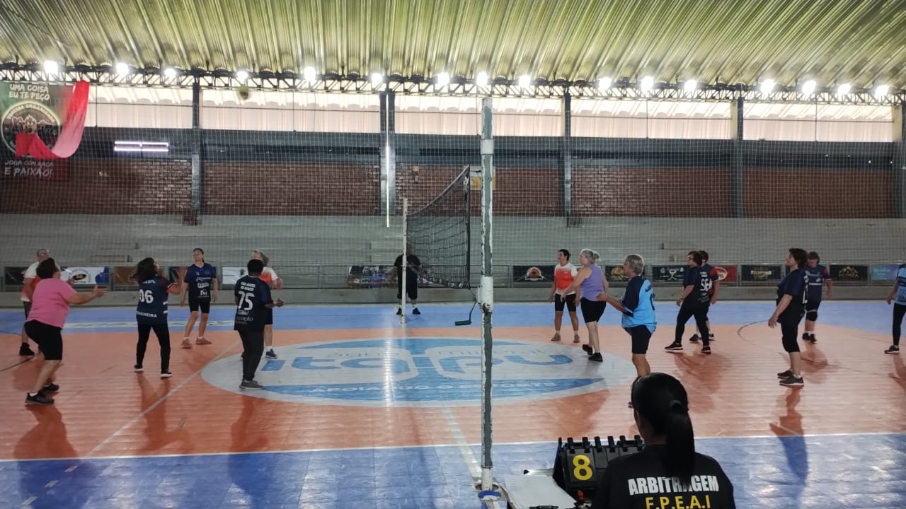 Missal recebe etapa do Vôlei Gigante da Terceira Idade com participação de seis municípios