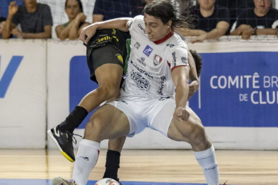 Campo Mourão surpreende e vence Esporte Futuro em Toledo na ida da semifinal da Série Ouro