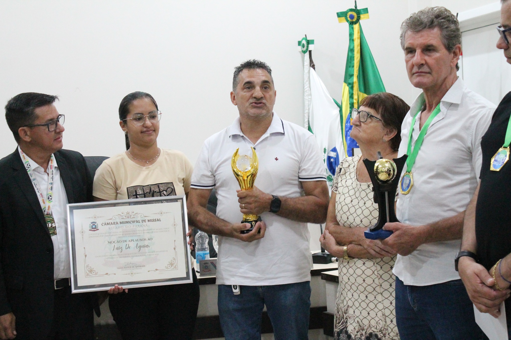 Câmara de Missal entrega Moção de Aplausos a Luiz de Aguiar