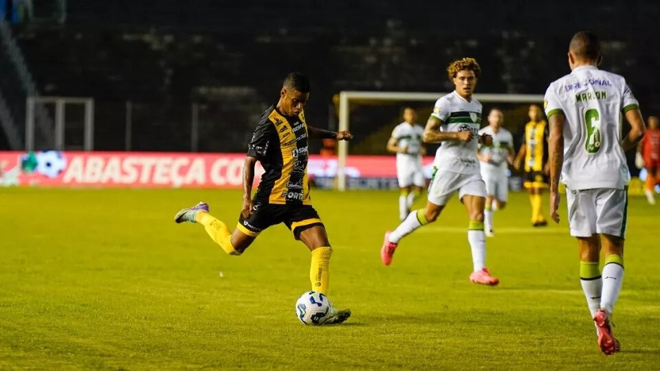 FC Cascavel joga bem na estreia de Tcheco, bate o America-MG e avança na Copa do Brasil