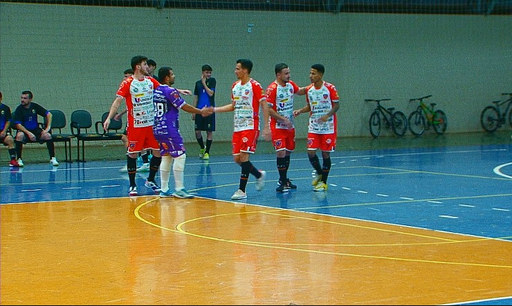 Itaipulândia Brilha na 7ª Copa AMOP com Vitória Elástica sobre Serranópolis do Iguaçu