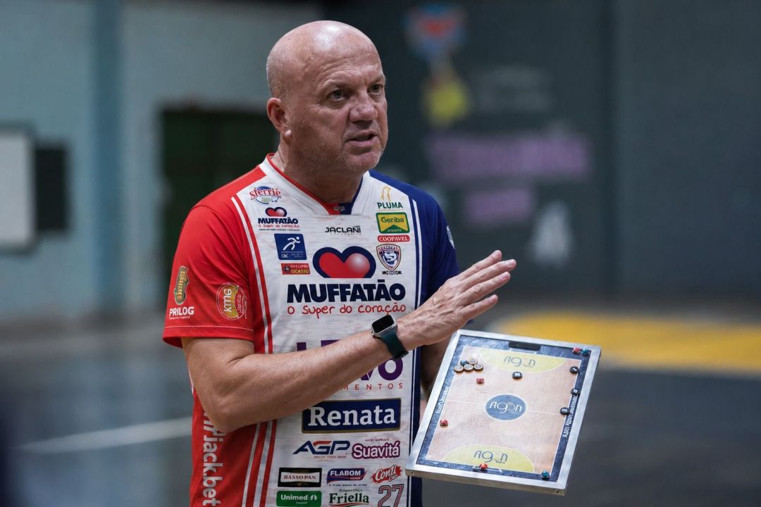 João Carlos Barbosa “Banana” assume o comando do Cascavel Futsal e estreia nesta segunda-feira pela LNF