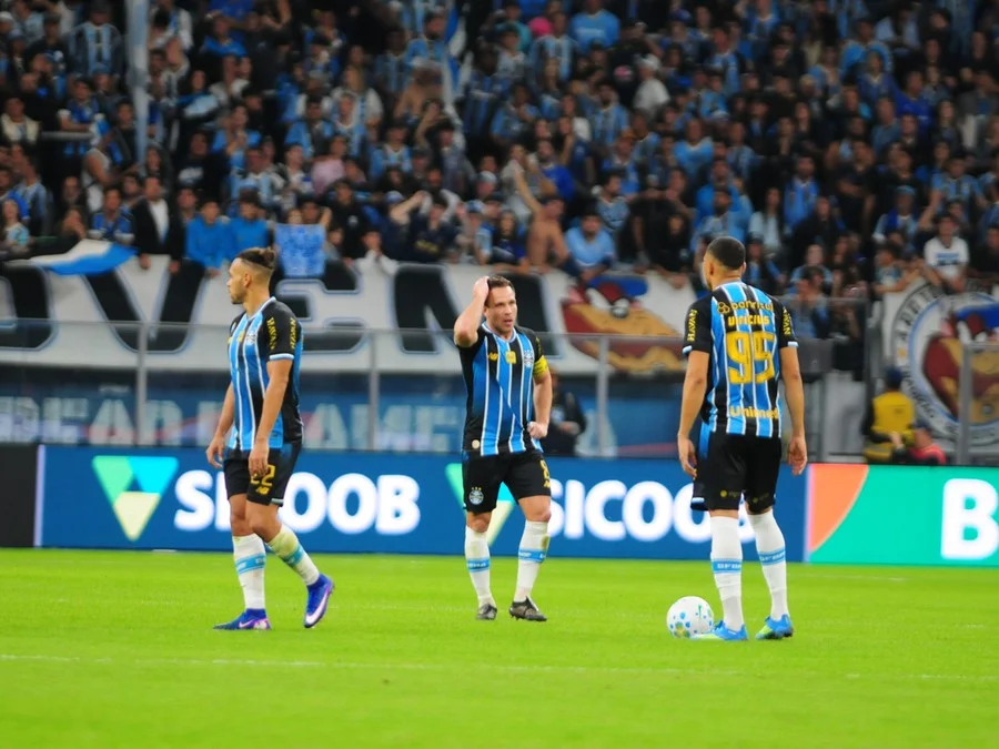 Grêmio tem diretos de imagem dos jogadores atrasados