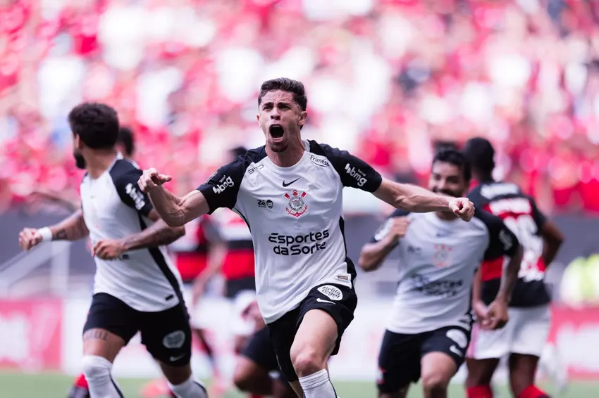 Corinthians ignora estreia de Paquetá, vence o Flamengo e é campeão da Supercopa Rei