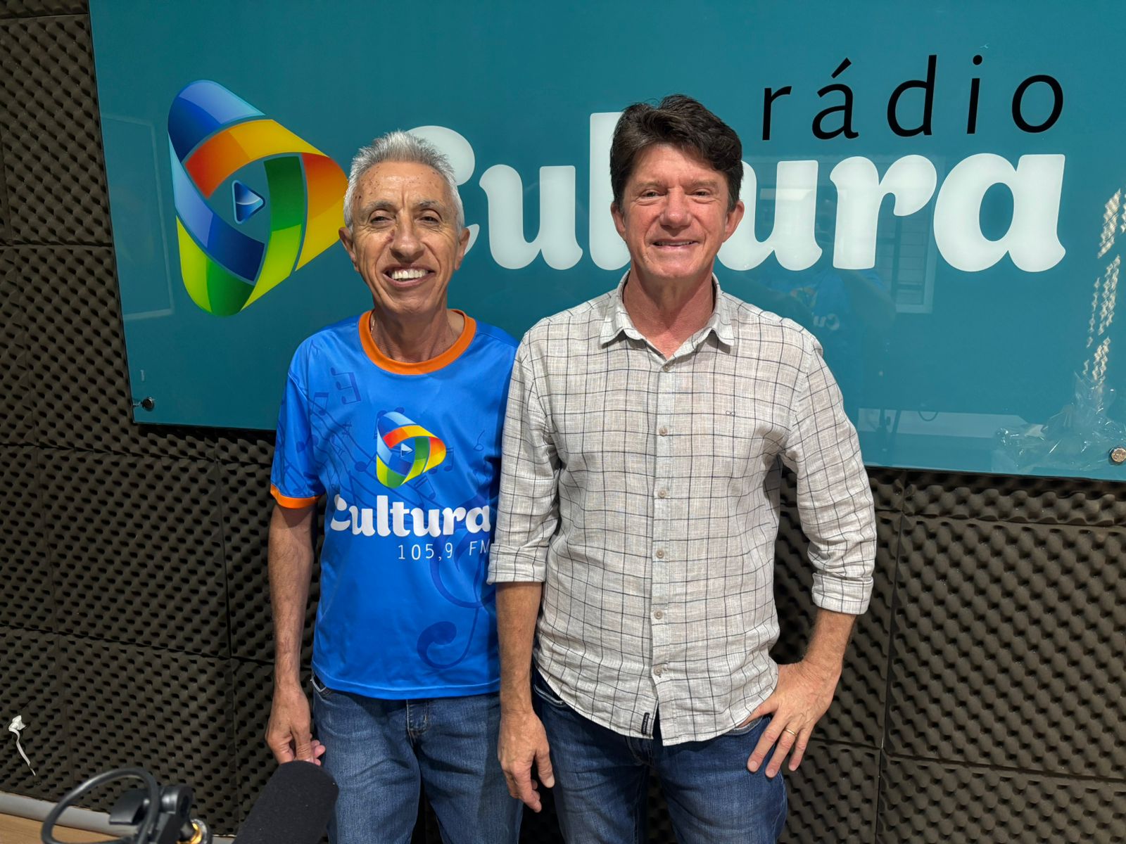 Empresário Ione Luiz Farias destaca trajetória e liderança empresarial no quadro “Conversando com o Empresário”